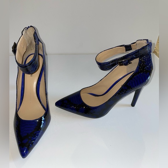 Gianni Bini 4” High Heel Pointed shoe with 1 1/2 Ankle Strap with back zipper - Picture 2 of 16